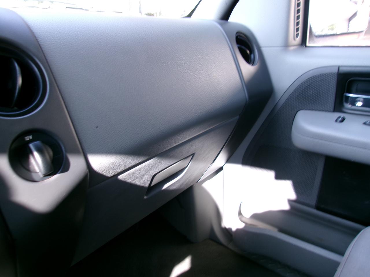 Ford F-150 STX SuperCab 5.5-ft Box 2WD 2006