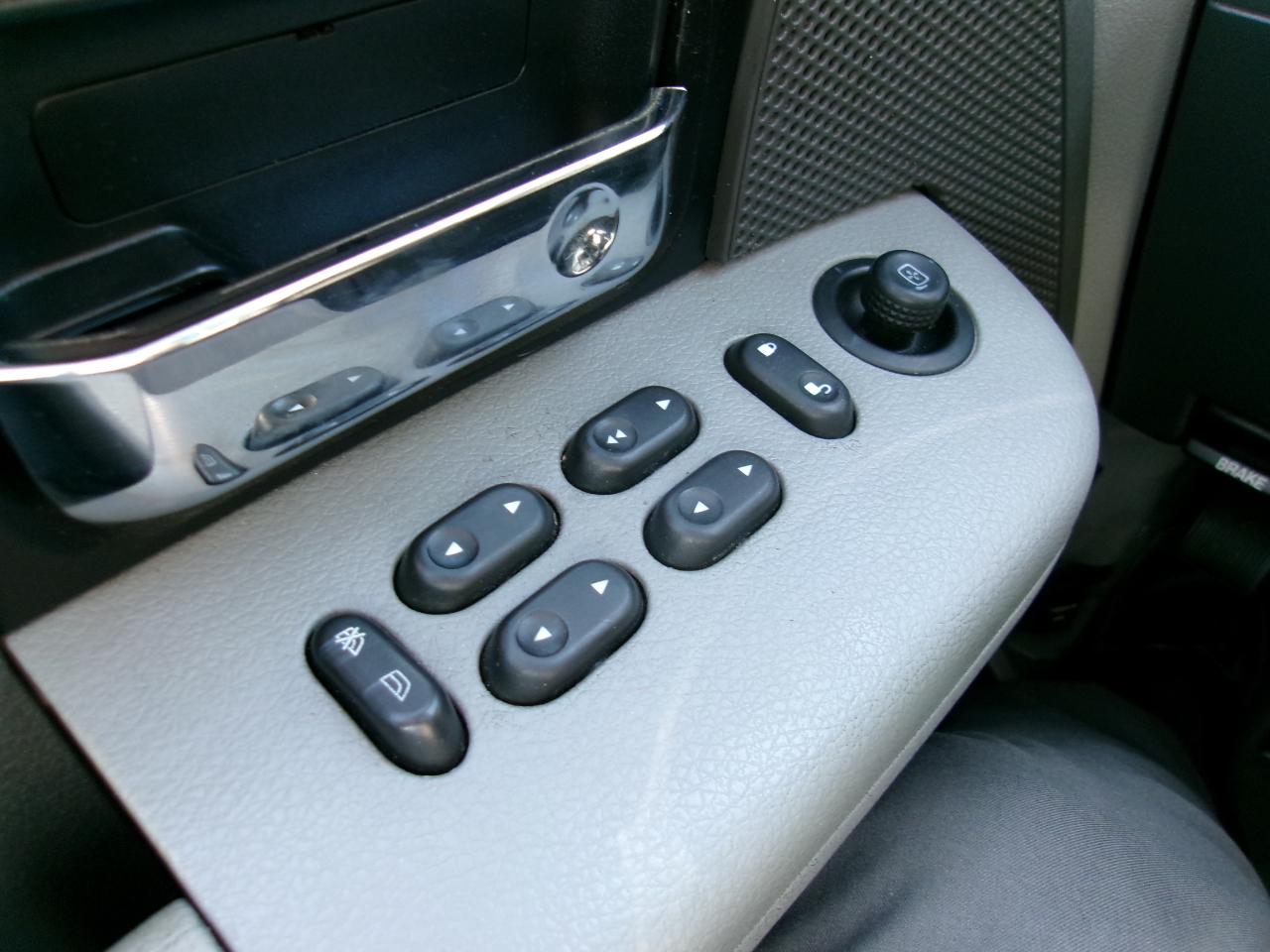 Ford F-150 STX SuperCab 5.5-ft Box 2WD 2006