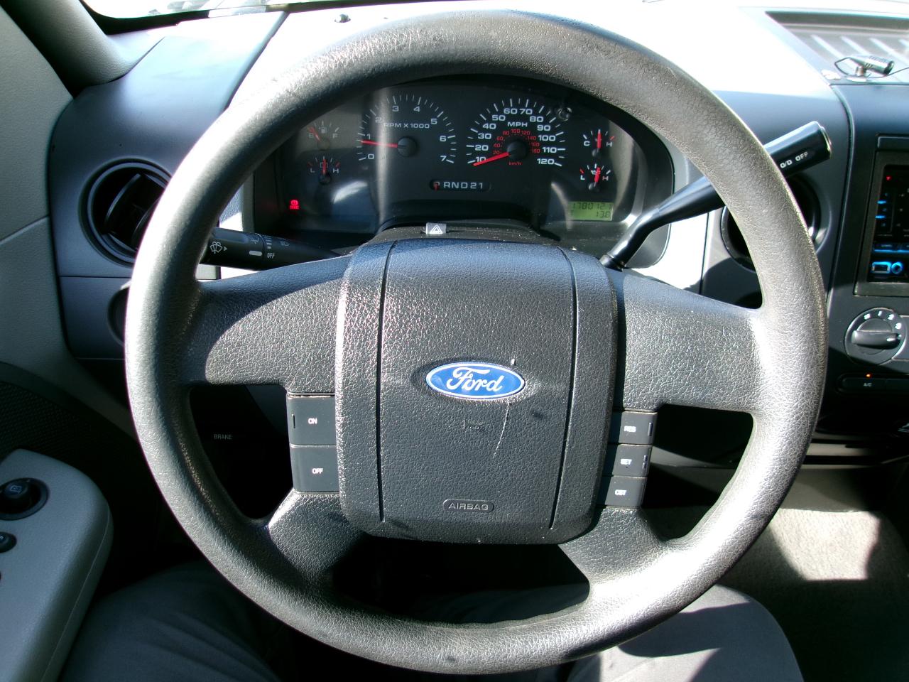 Ford F-150 STX SuperCab 5.5-ft Box 2WD 2006