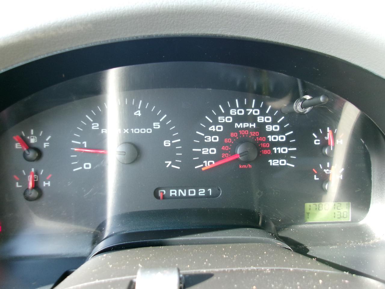 Ford F-150 STX SuperCab 5.5-ft Box 2WD 2006