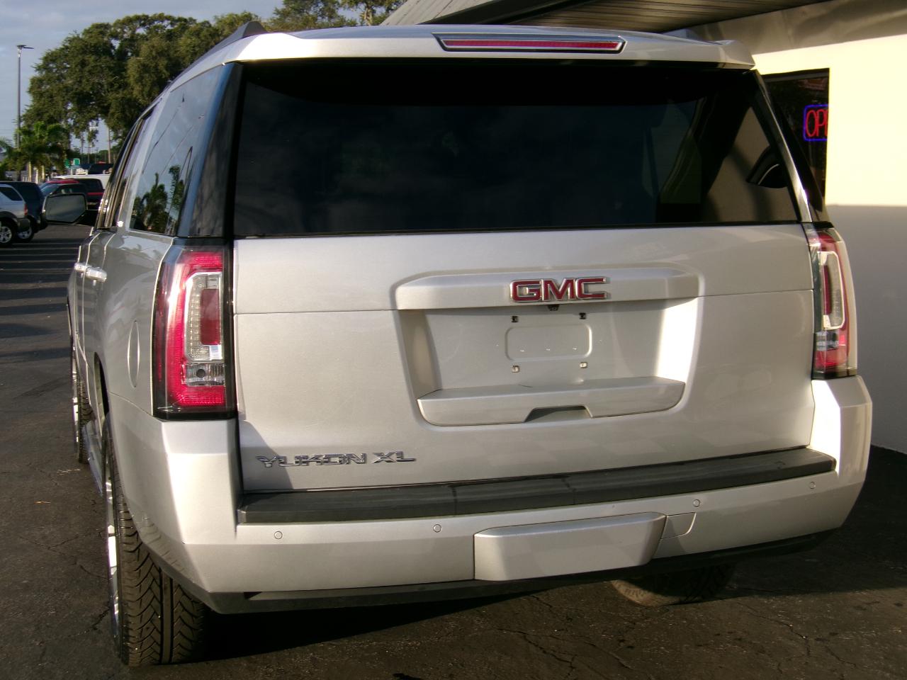 GMC Yukon XL SLT 2WD 2019