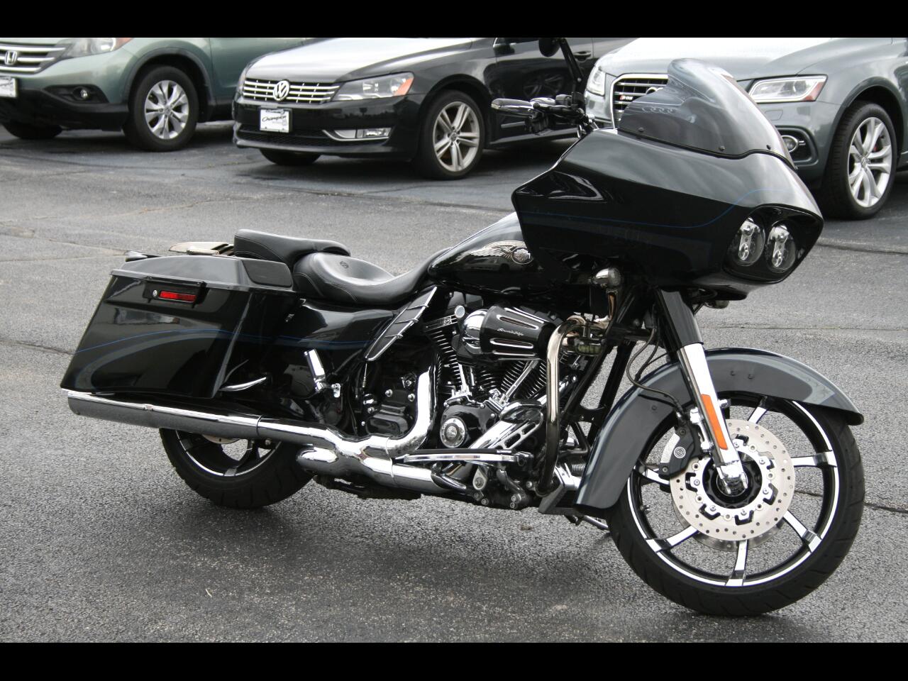Harley-Davidson FLTRXSE  2013