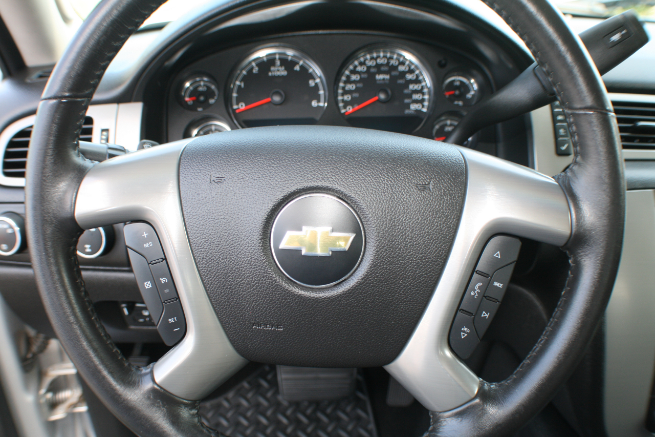 Chevrolet Silverado 1500 LTZ Crew Cab 4WD 2013 Chevrolet Silverado 1500 LTZ Crew Cab 4WD 2013