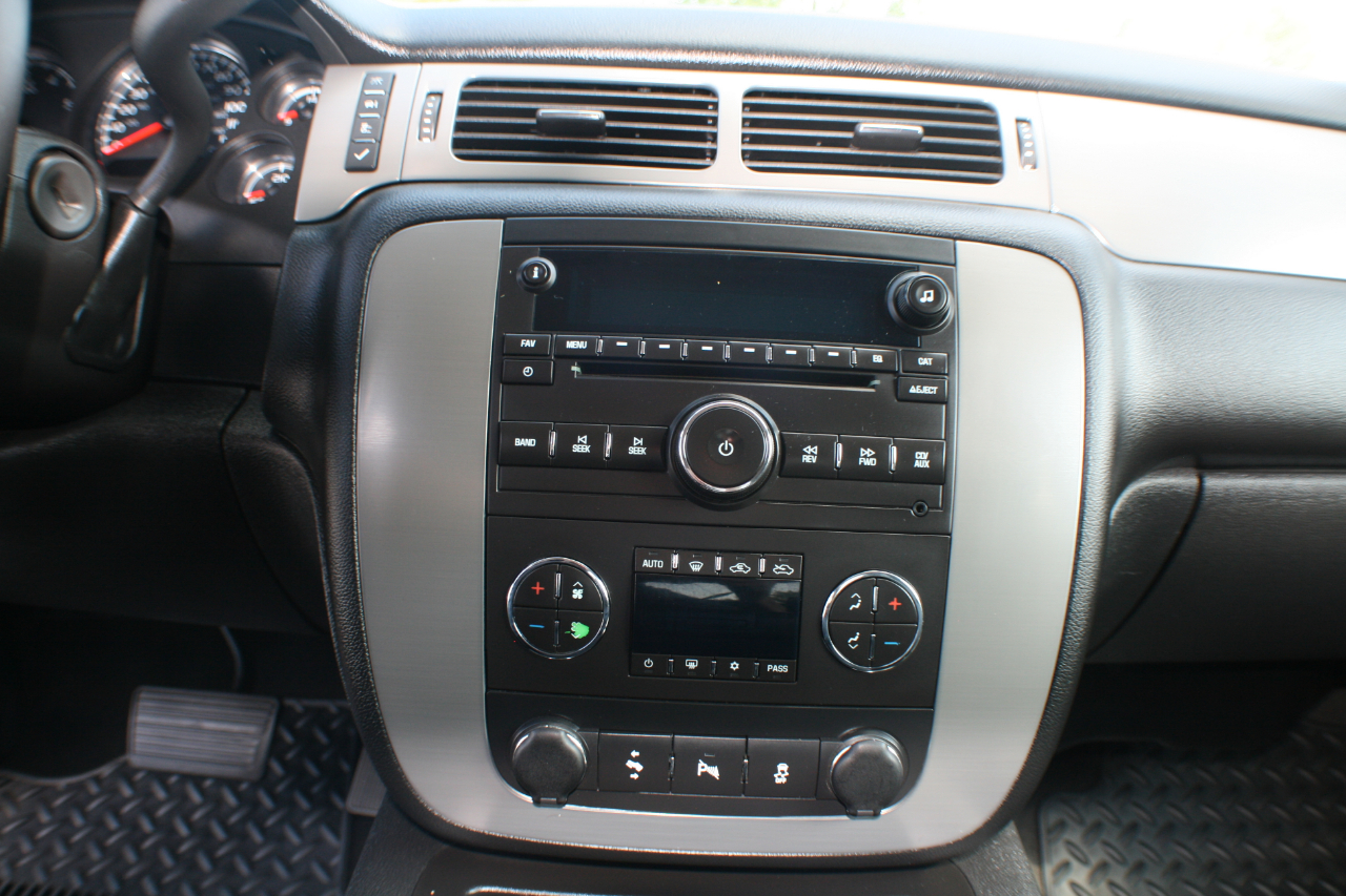 Chevrolet Silverado 1500 LTZ Crew Cab 4WD 2013 Chevrolet Silverado 1500 LTZ Crew Cab 4WD 2013