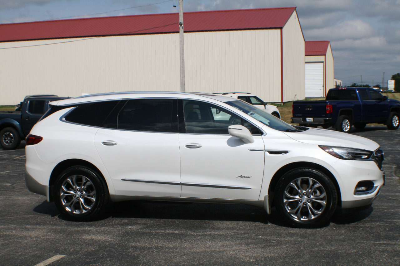 2018 Buick Enclave Avenir photo 2