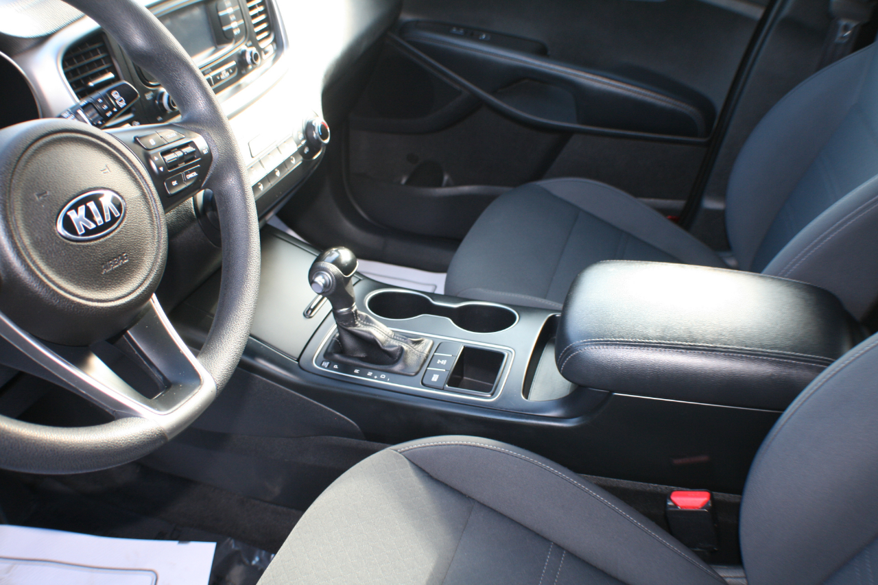 Kia Sorento LX V6 AWD 2016