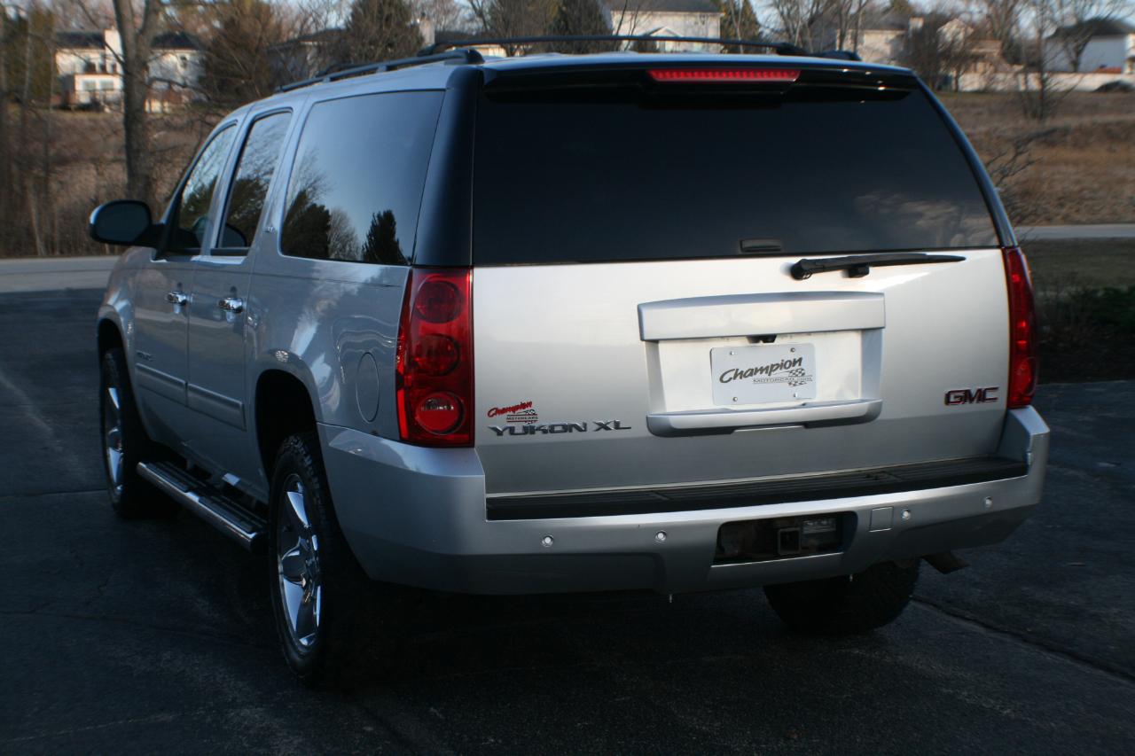 GMC Yukon XL SLT 1/2 Ton 4WD 2013