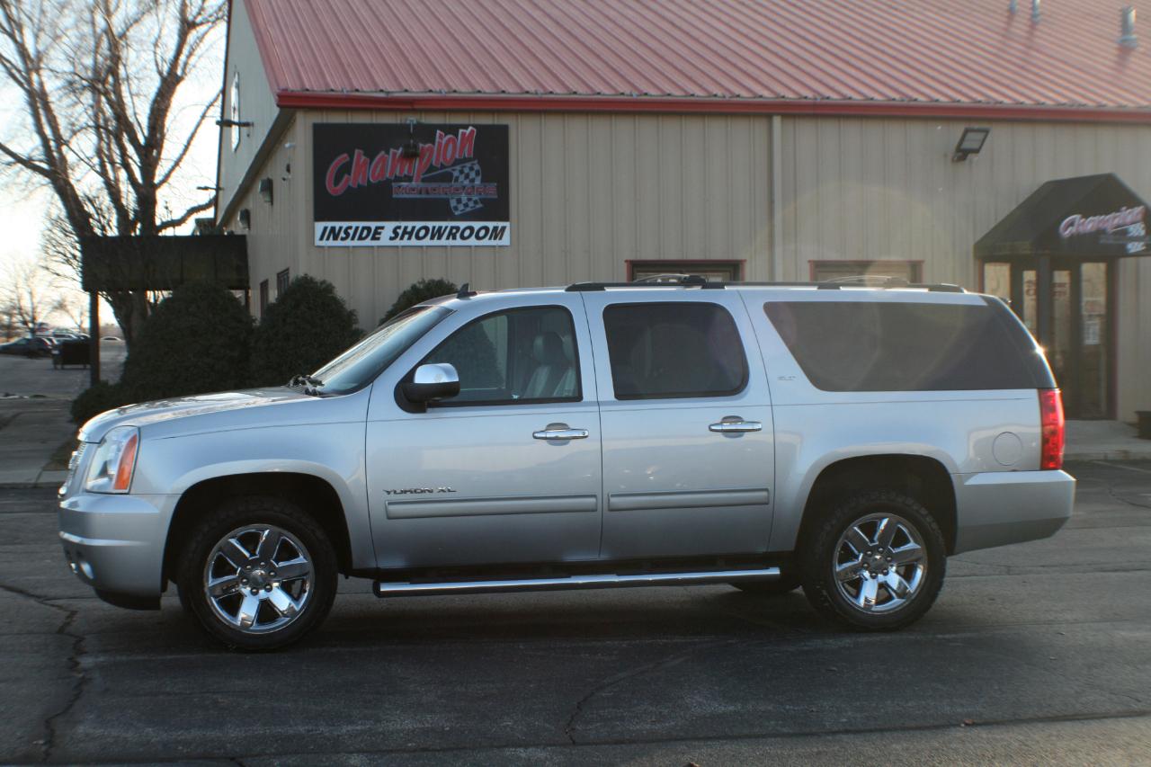 GMC Yukon XL SLT 1/2 Ton 4WD 2013