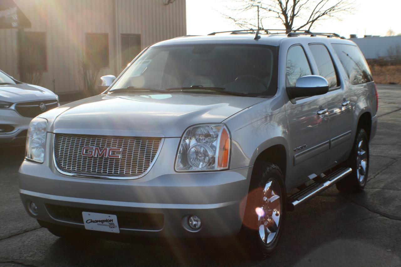 GMC Yukon XL SLT 1/2 Ton 4WD 2013