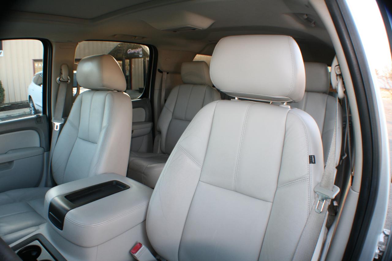 GMC Yukon XL SLT 1/2 Ton 4WD 2013