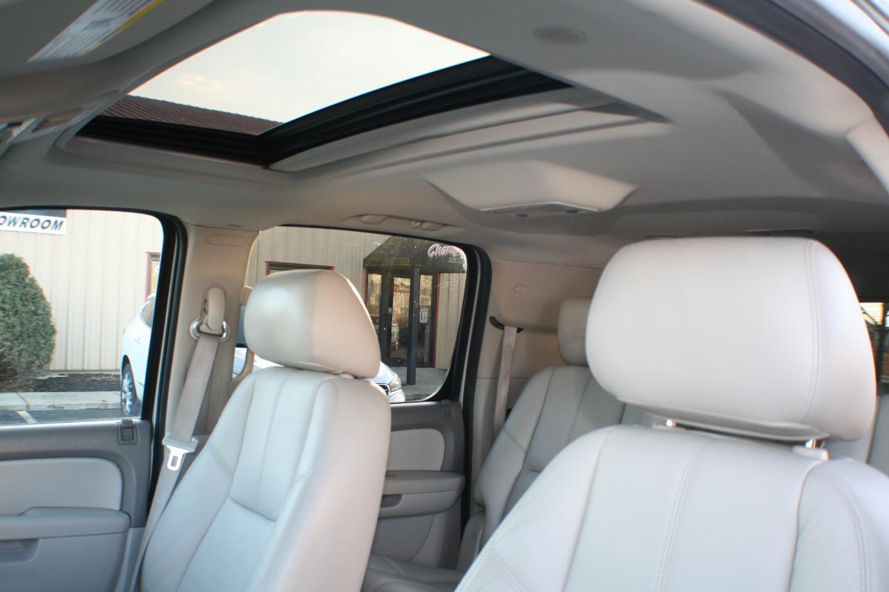 GMC Yukon XL SLT 1/2 Ton 4WD 2013