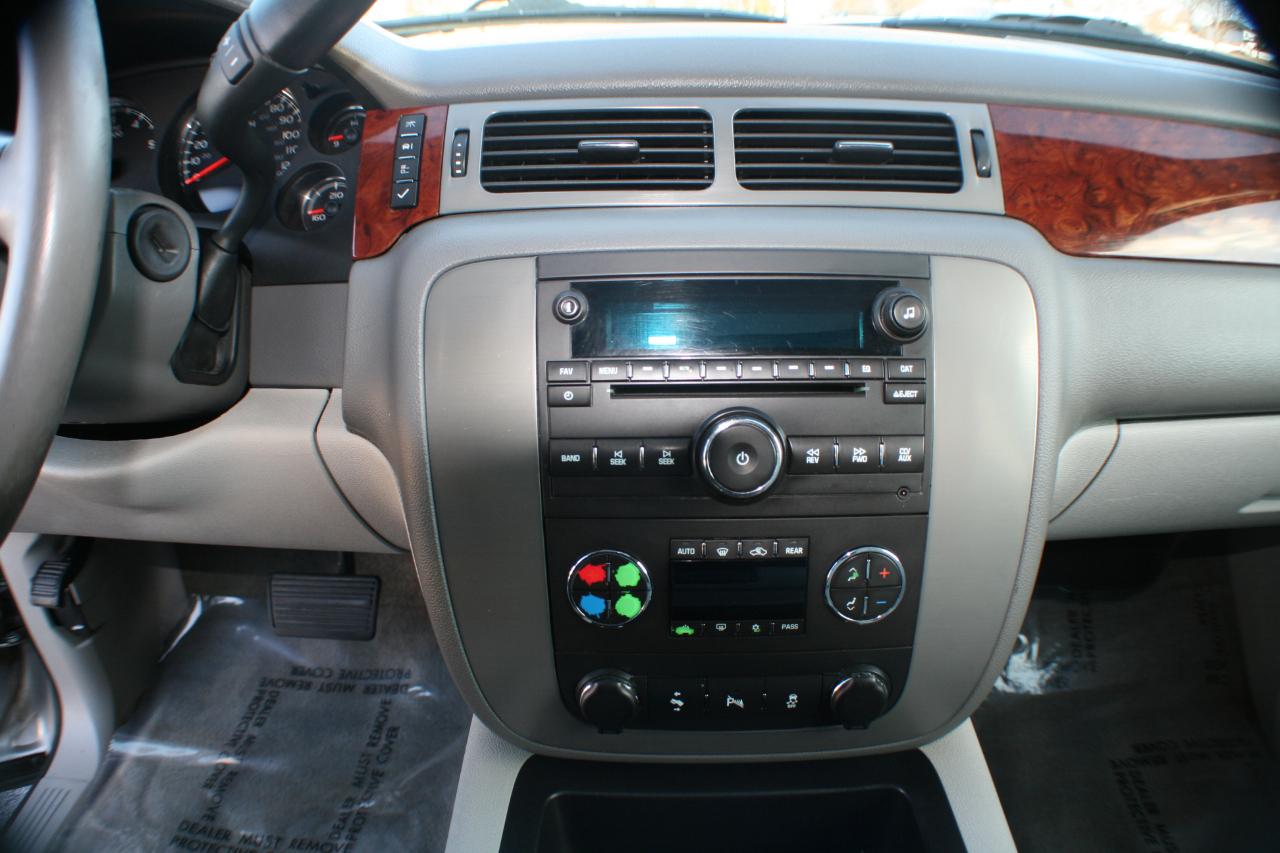 GMC Yukon XL SLT 1/2 Ton 4WD 2013