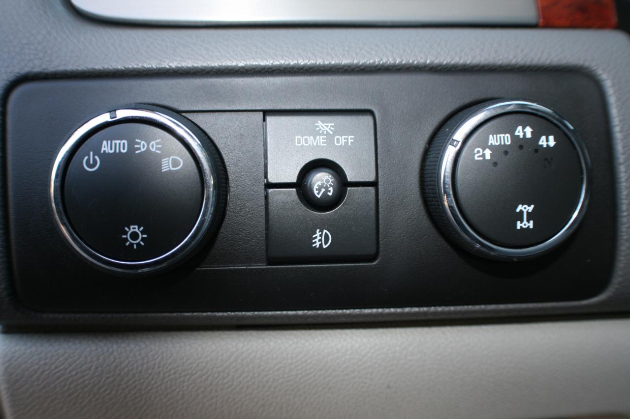 GMC Yukon XL SLT 1/2 Ton 4WD 2013