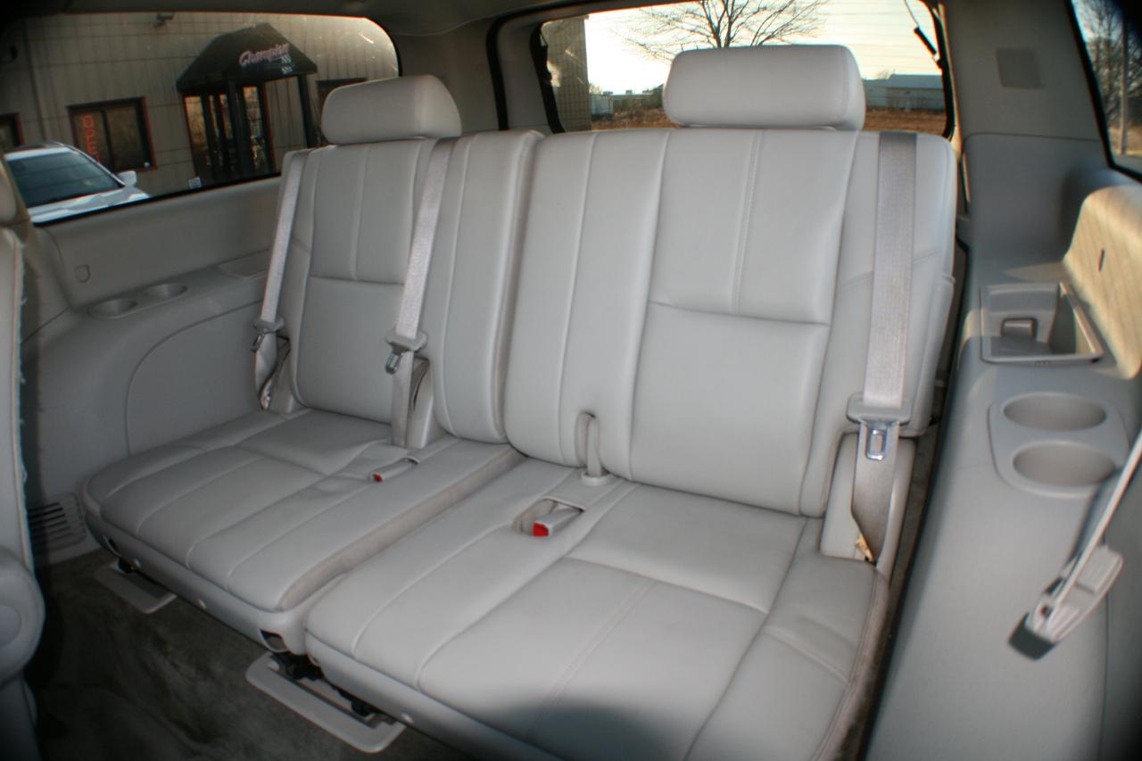 GMC Yukon XL SLT 1/2 Ton 4WD 2013