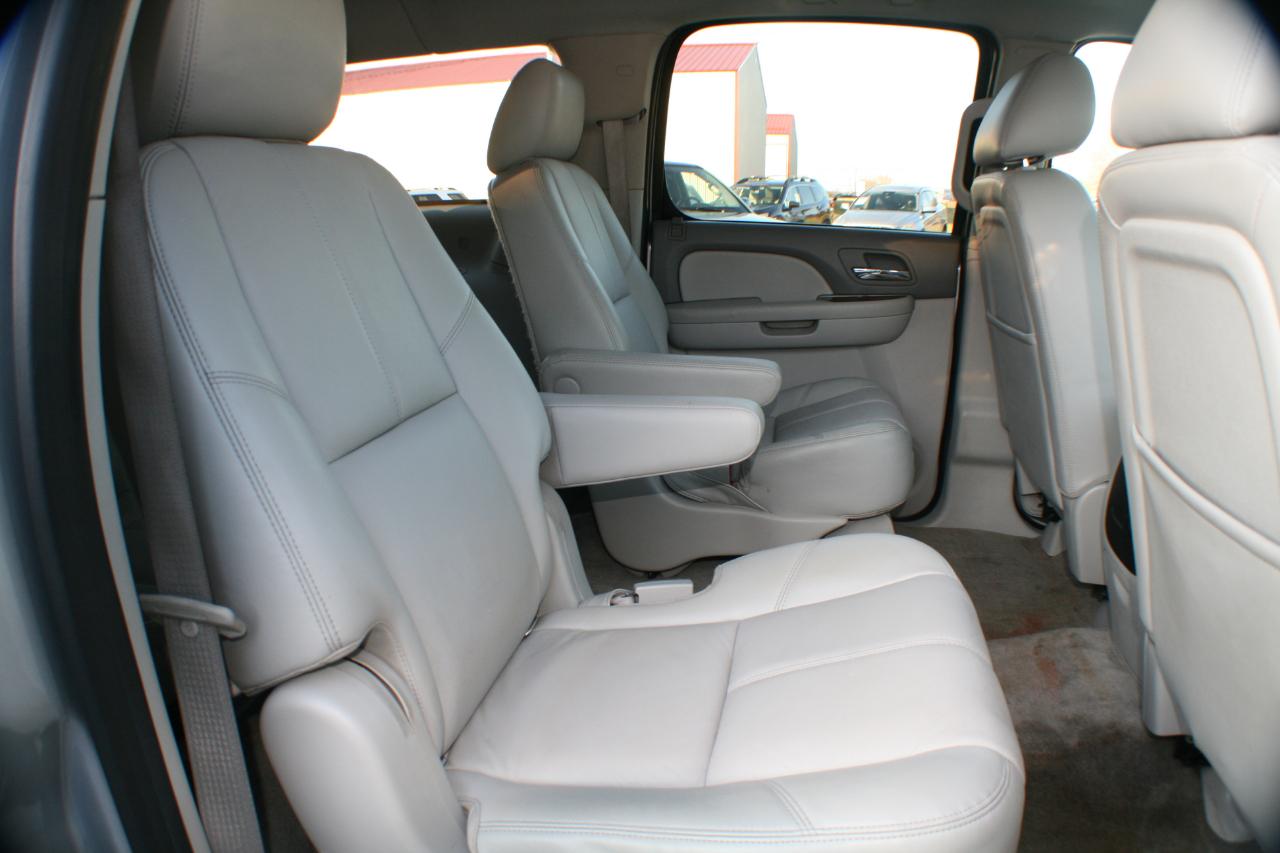 GMC Yukon XL SLT 1/2 Ton 4WD 2013