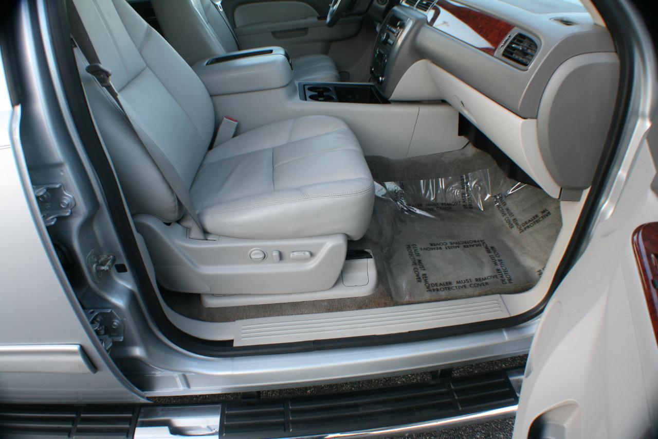 GMC Yukon XL SLT 1/2 Ton 4WD 2013