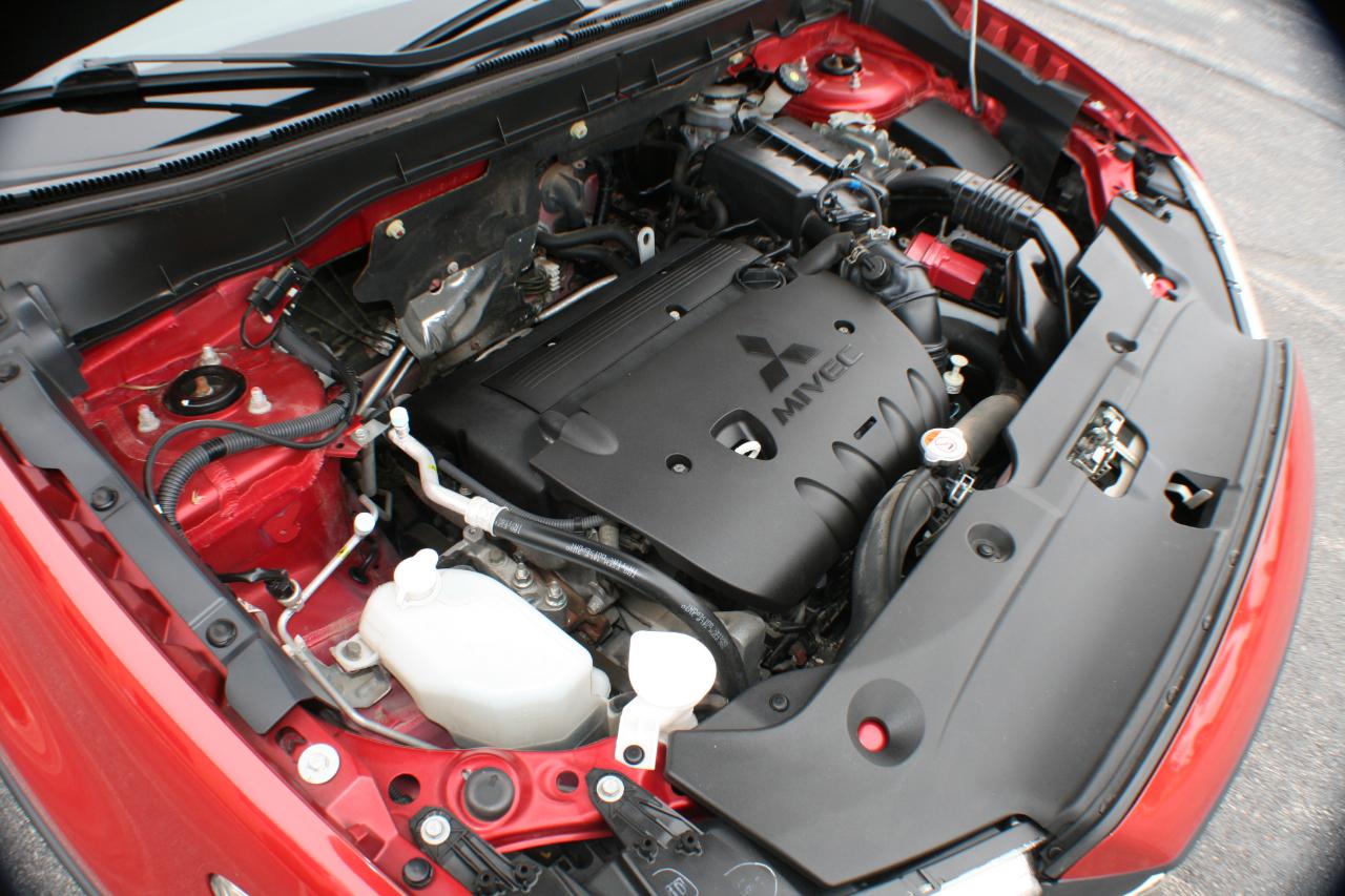 Mitsubishi Outlander Sport 2.0 ES 5M 2018