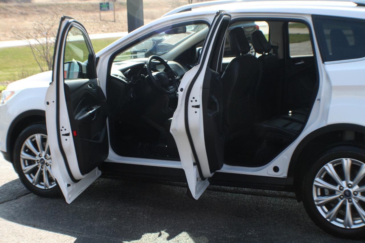 Ford Escape Titanium 4WD 2018