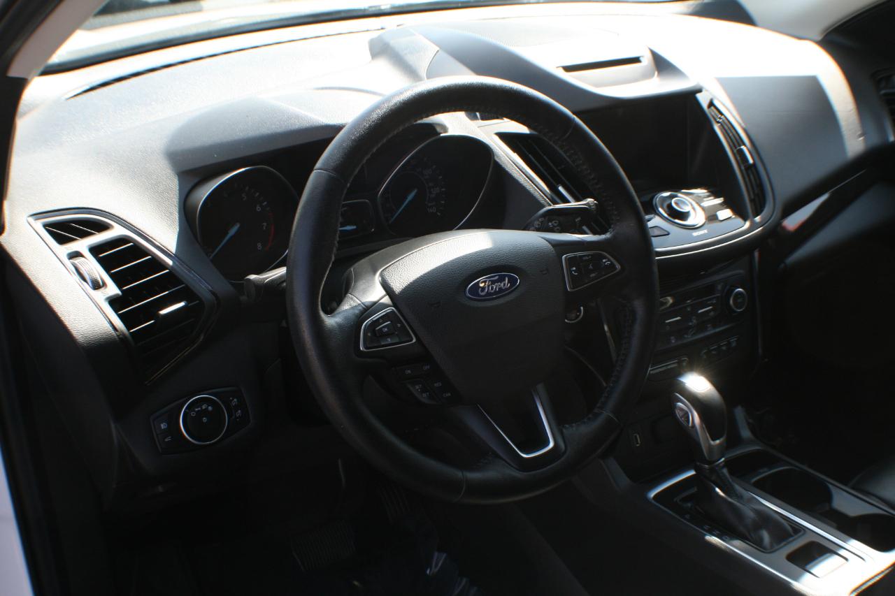 Ford Escape Titanium 4WD 2018