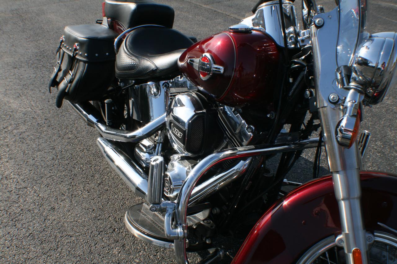 Harley-Davidson FLSTC103  2017