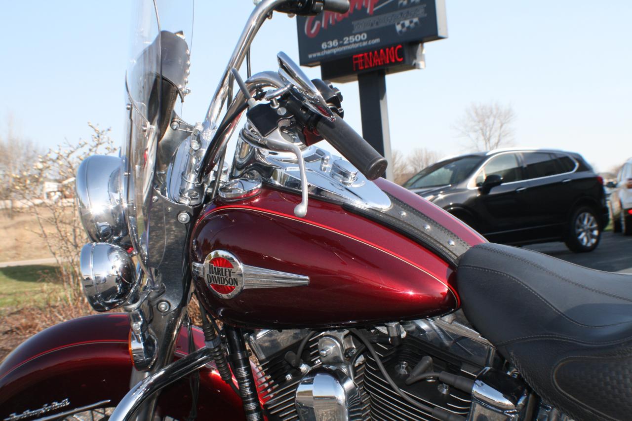 Harley-Davidson FLSTC103  2017