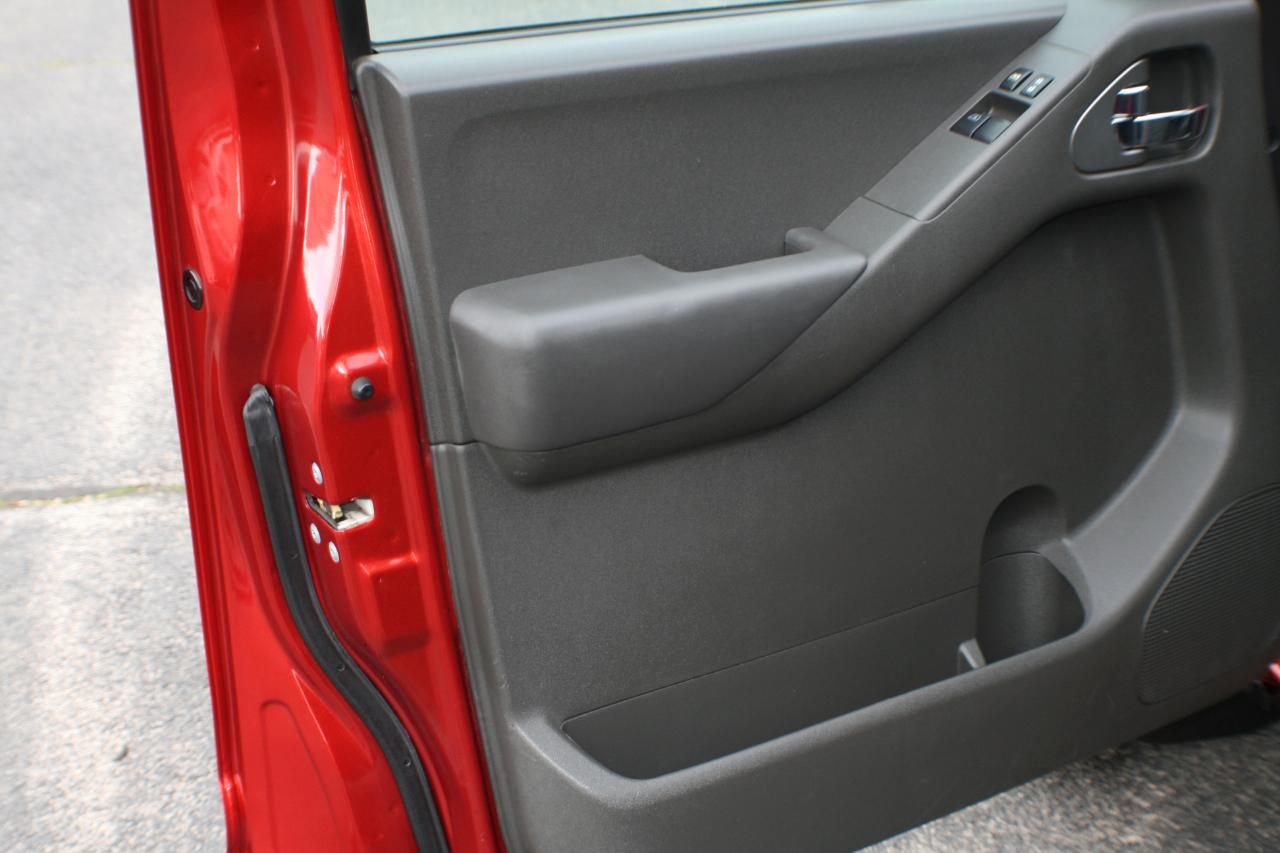Nissan Frontier SV V6 King Cab 4WD 2012