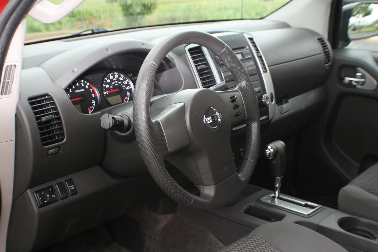Nissan Frontier SV V6 King Cab 4WD 2012