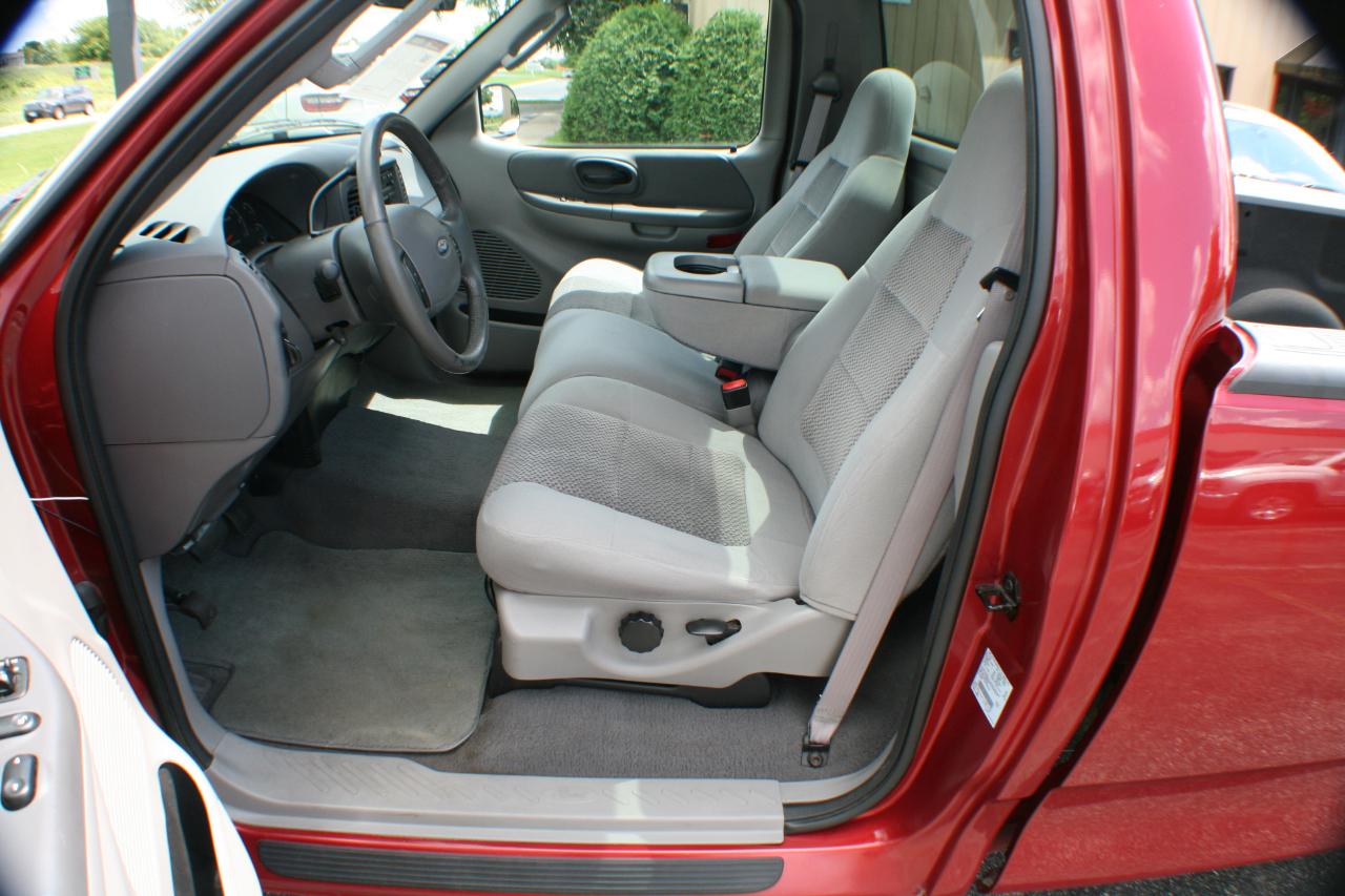 Ford F-150 Heritage XLT Long Bed 2WD 2004