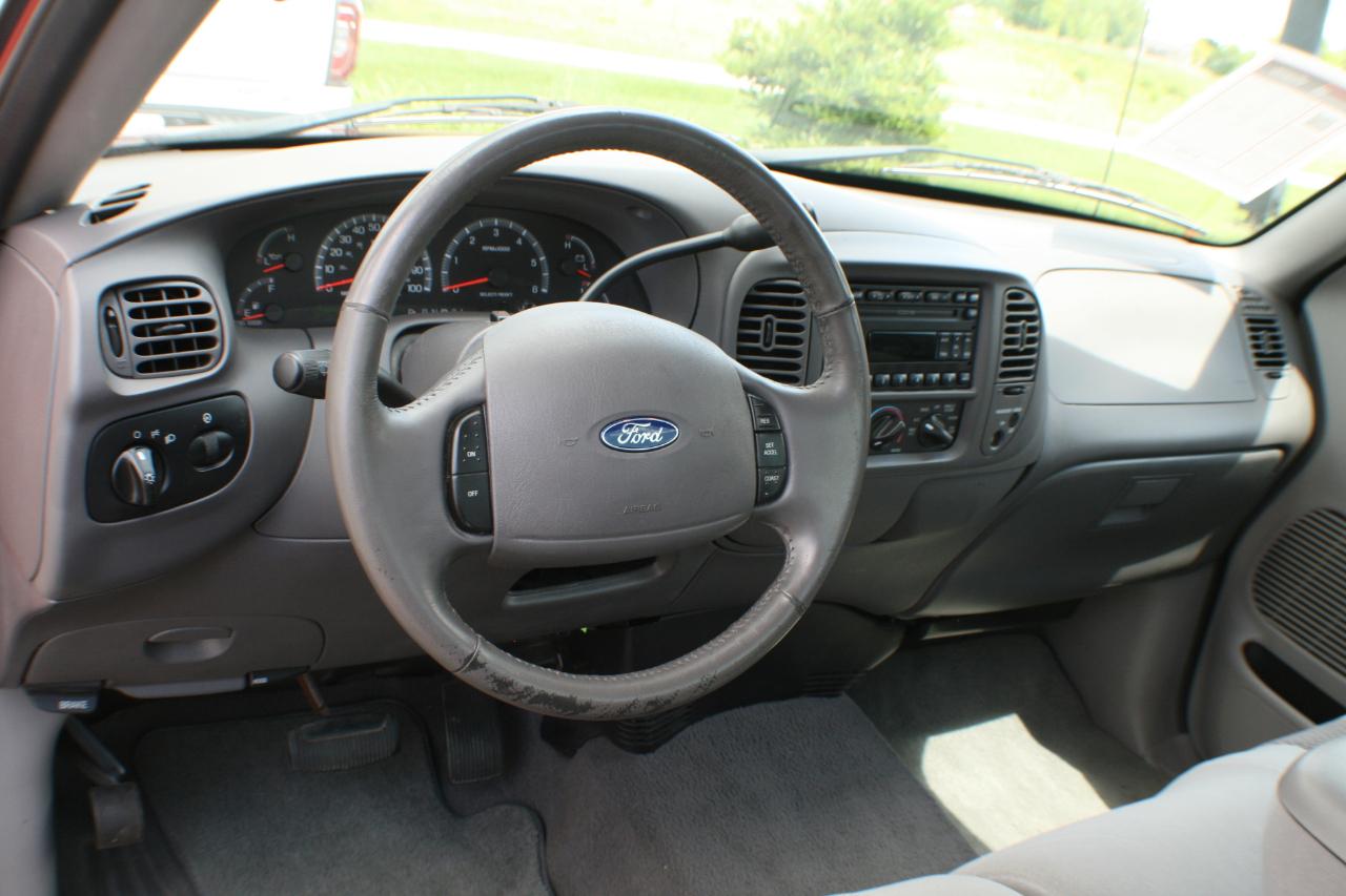 Ford F-150 Heritage XLT Long Bed 2WD 2004