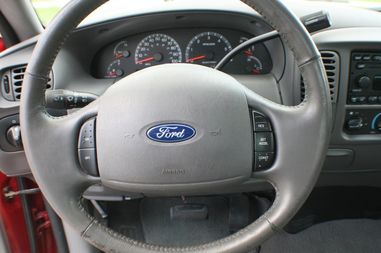Ford F-150 Heritage XLT Long Bed 2WD 2004