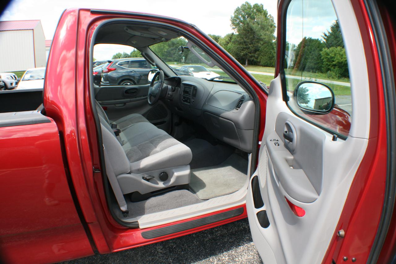 Ford F-150 Heritage XLT Long Bed 2WD 2004
