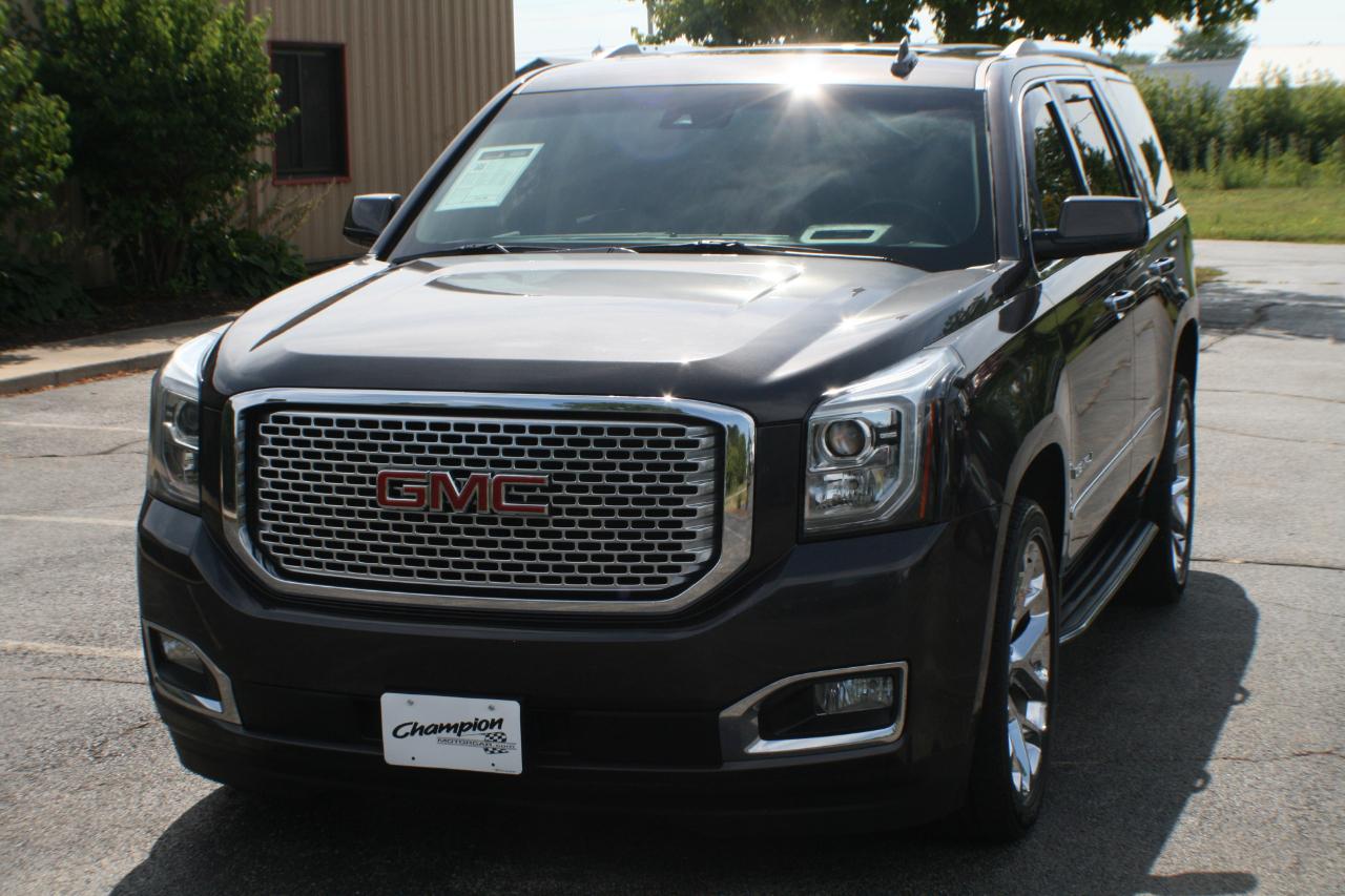 GMC Yukon Denali 4WD 2017