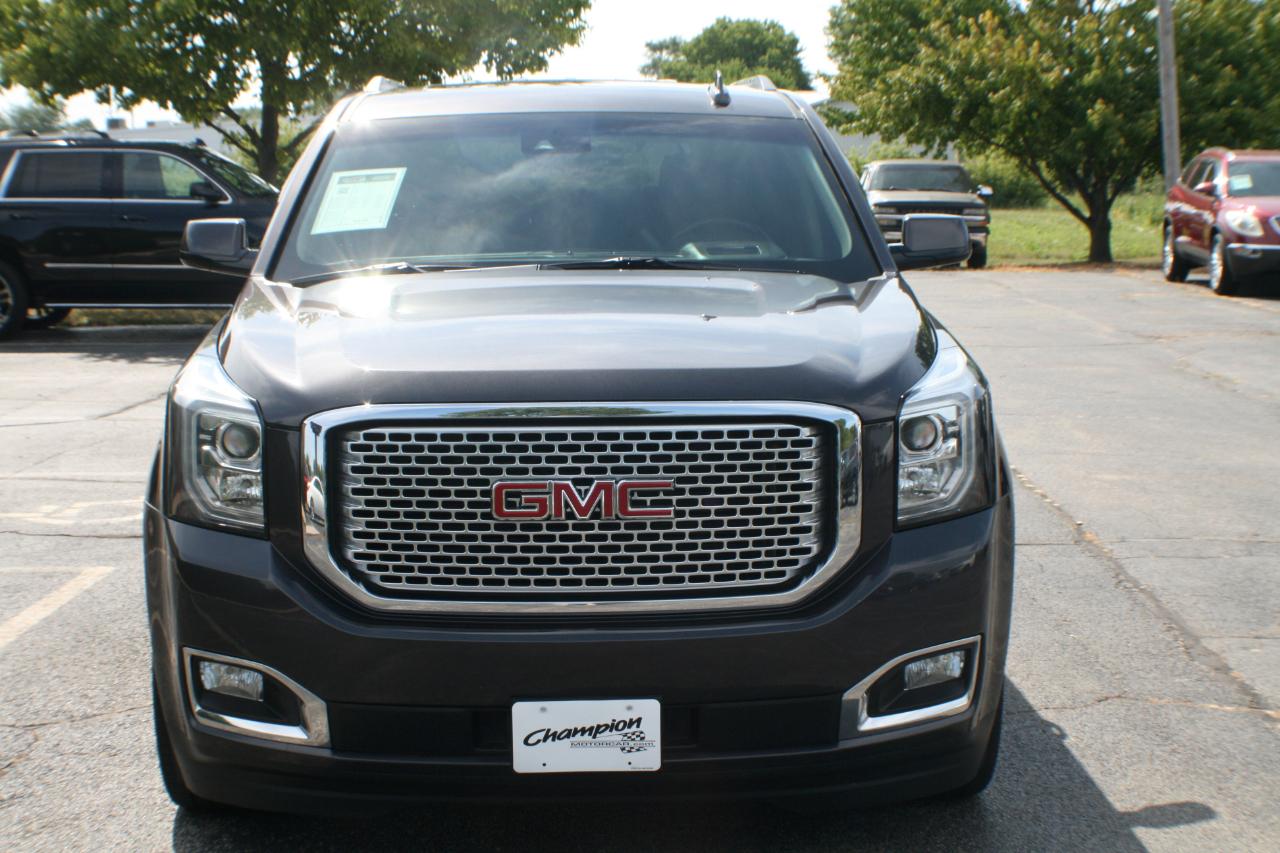 GMC Yukon Denali 4WD 2017