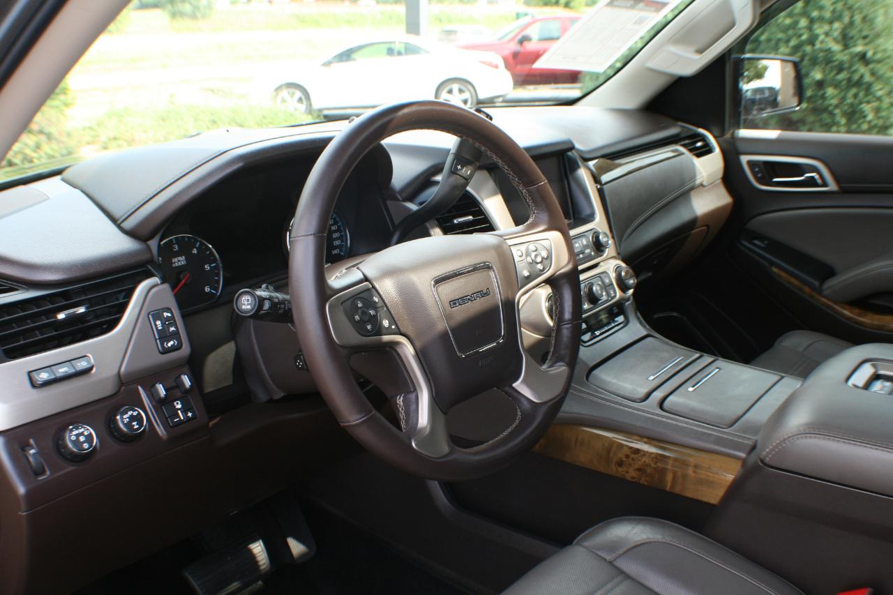 GMC Yukon Denali 4WD 2017