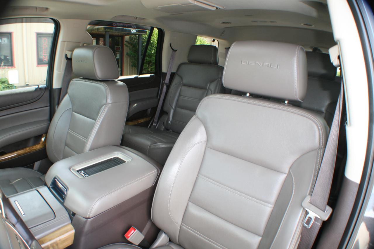 GMC Yukon Denali 4WD 2017