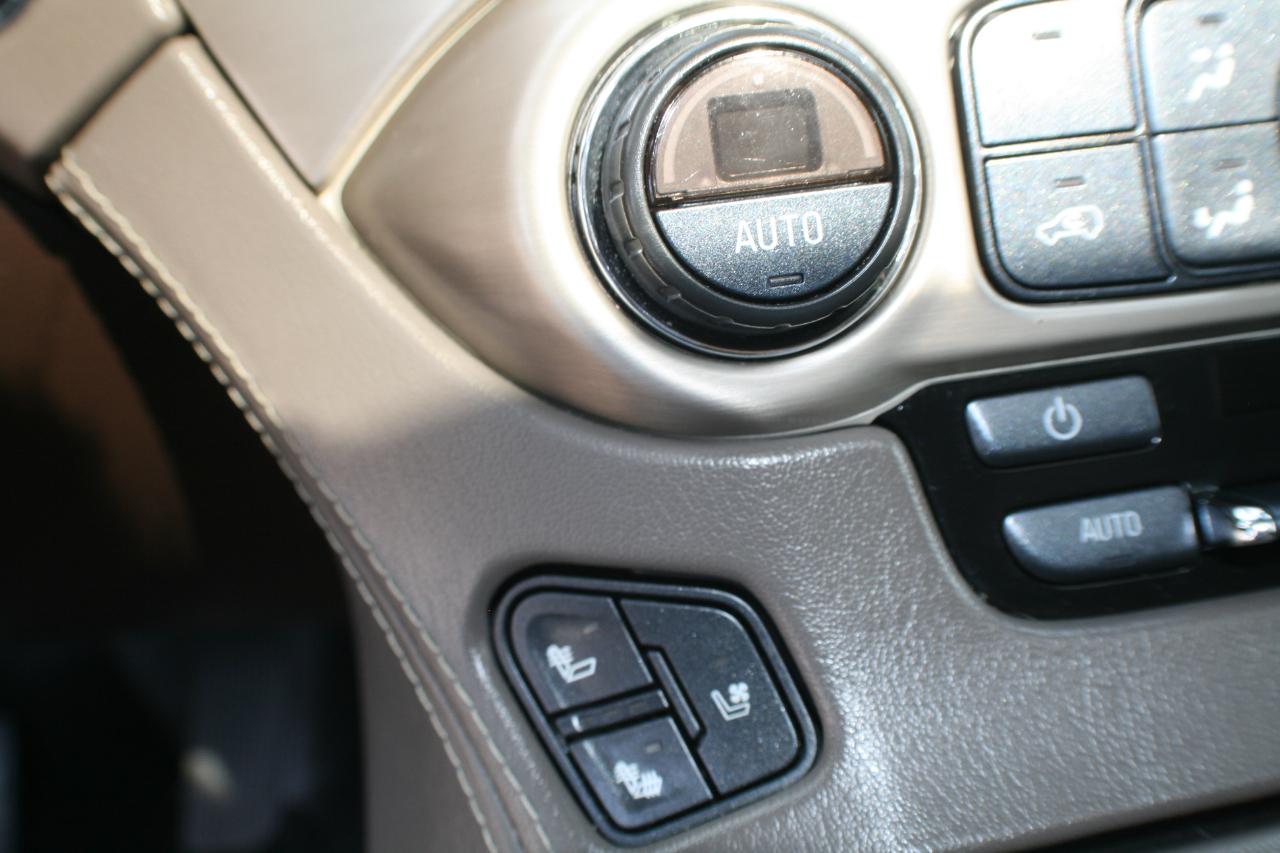 GMC Yukon Denali 4WD 2017