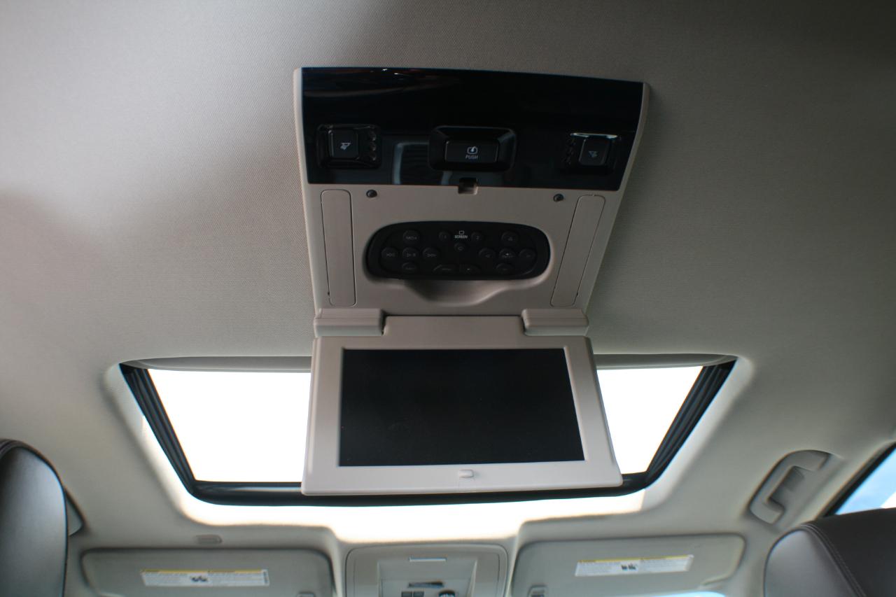 GMC Yukon Denali 4WD 2017