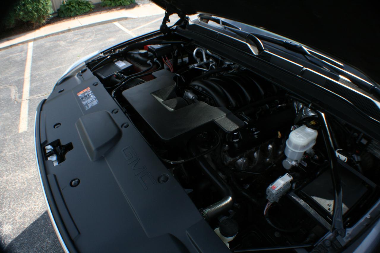 GMC Yukon Denali 4WD 2017