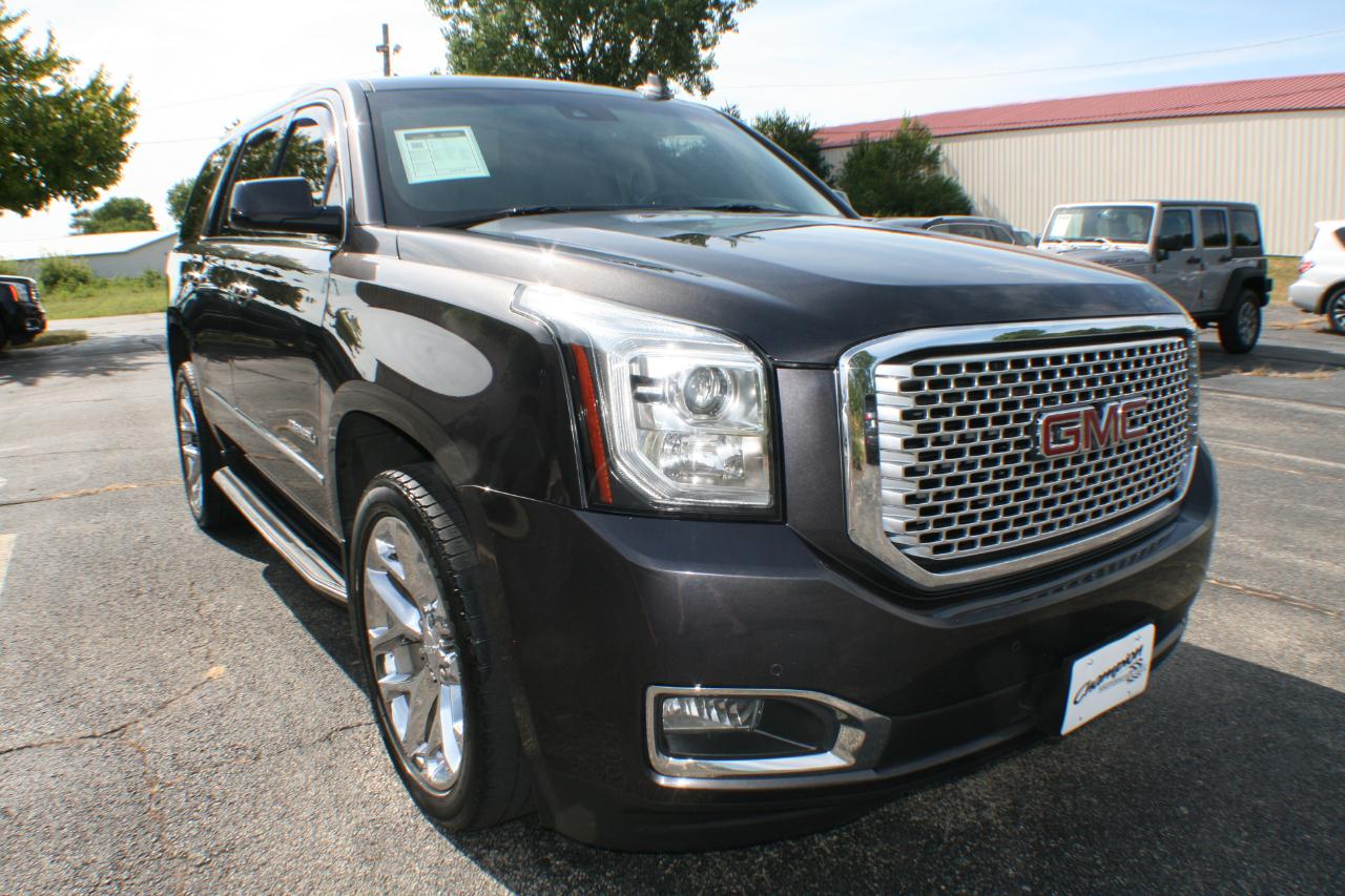 GMC Yukon Denali 4WD 2017