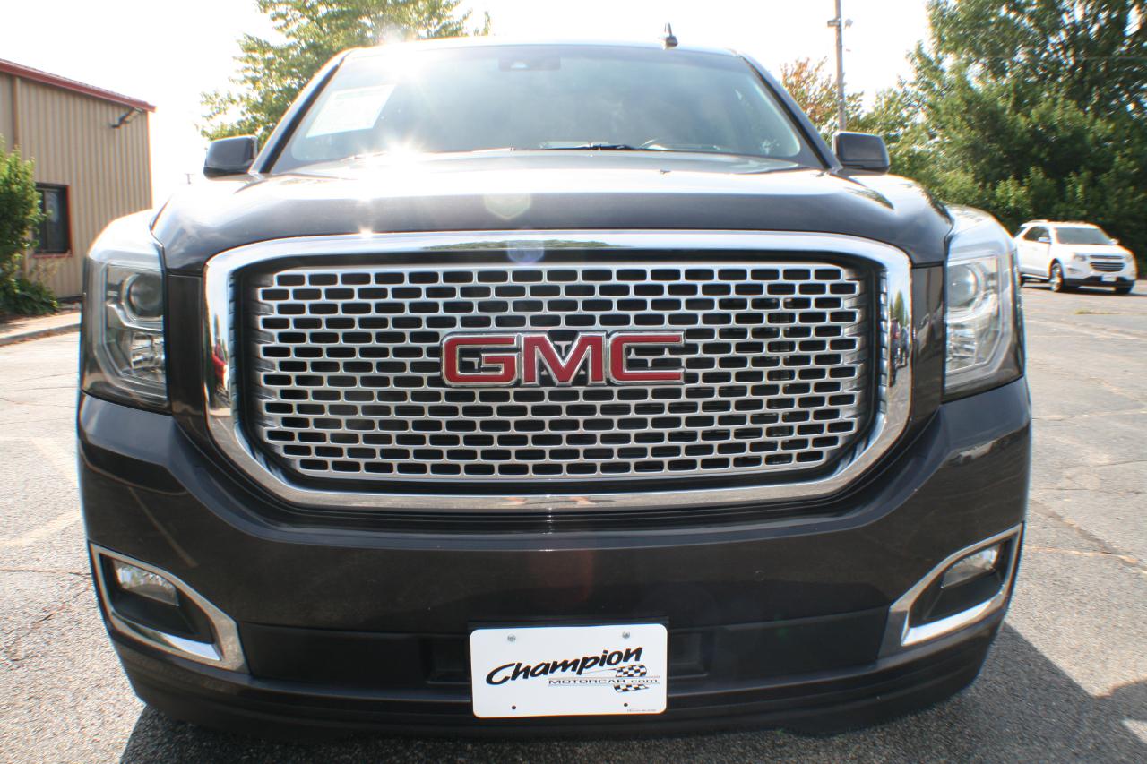 GMC Yukon Denali 4WD 2017