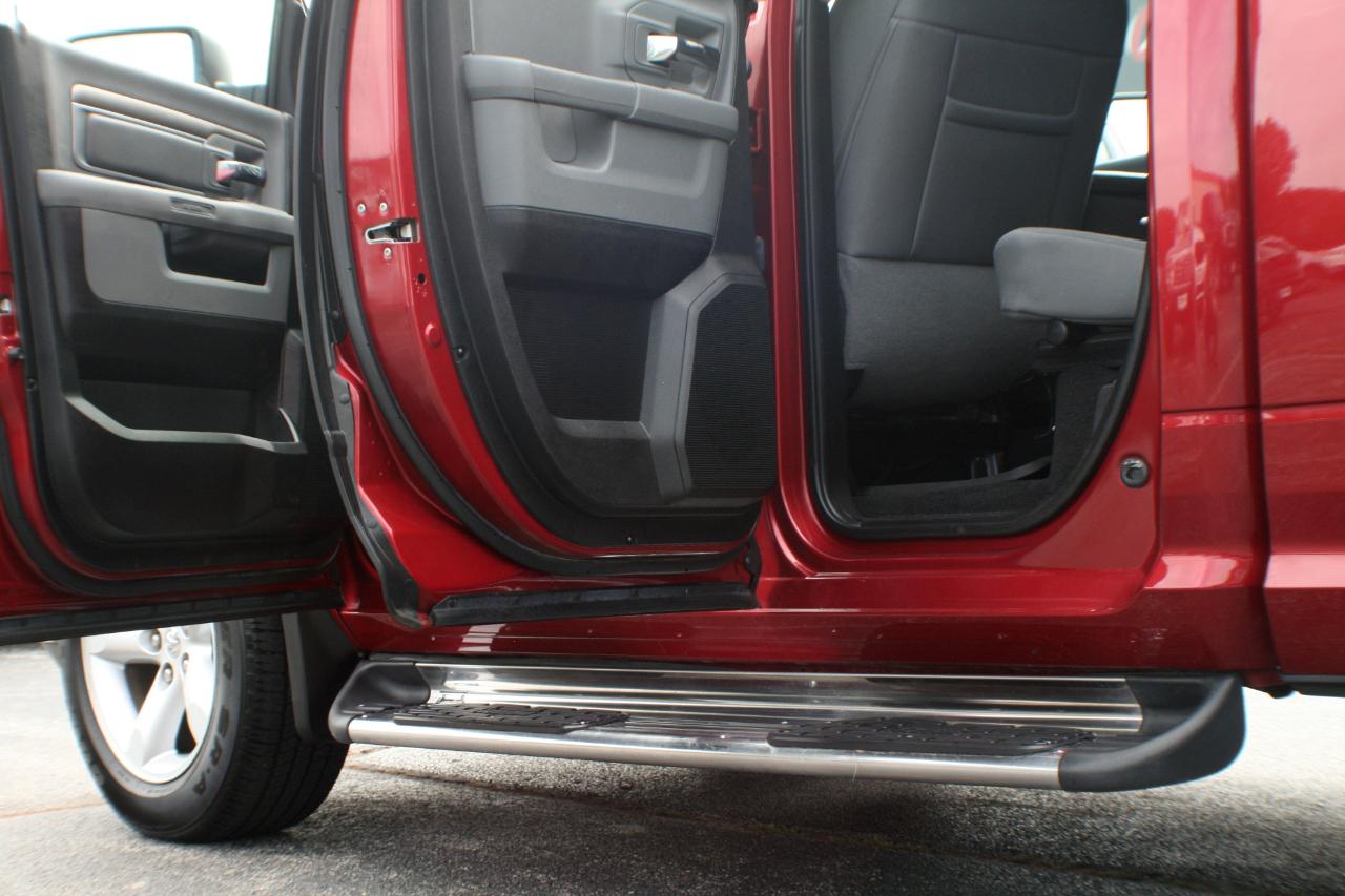 RAM 1500 4WD Quad Cab 140.5" Big Horn 2013