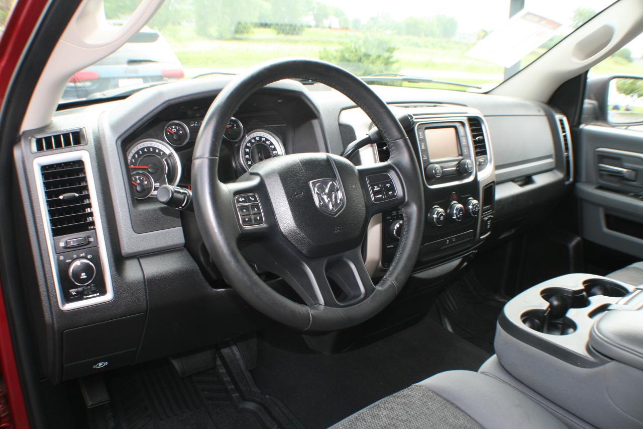RAM 1500 4WD Quad Cab 140.5" Big Horn 2013