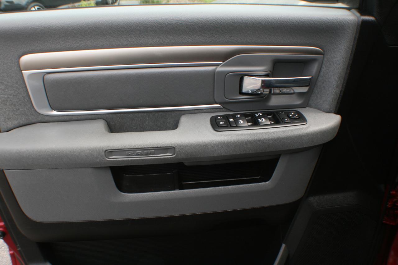 RAM 1500 4WD Quad Cab 140.5" Big Horn 2013