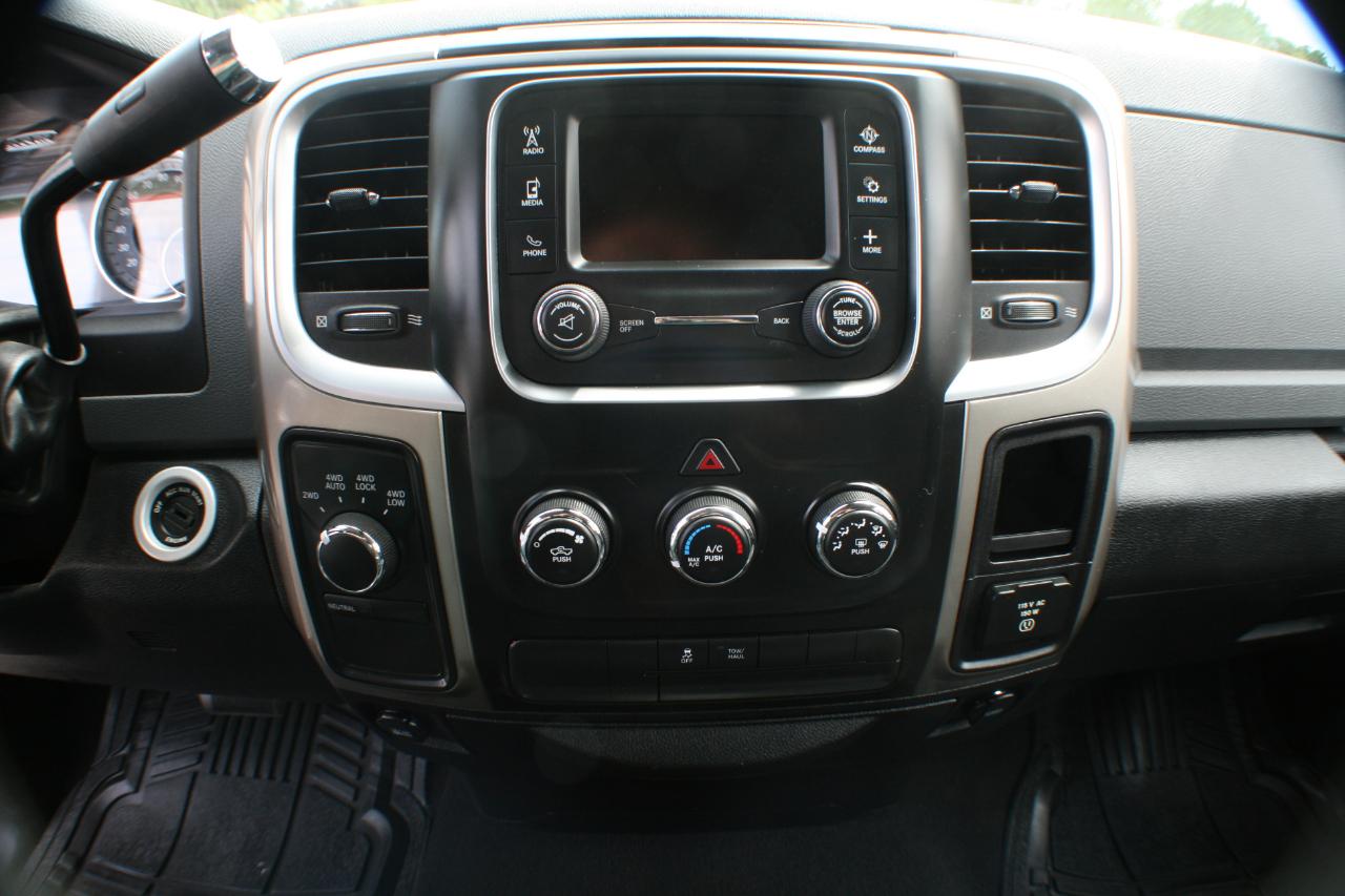 RAM 1500 4WD Quad Cab 140.5" Big Horn 2013