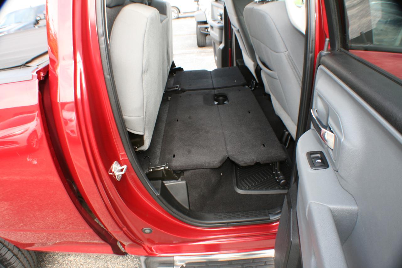 RAM 1500 4WD Quad Cab 140.5" Big Horn 2013