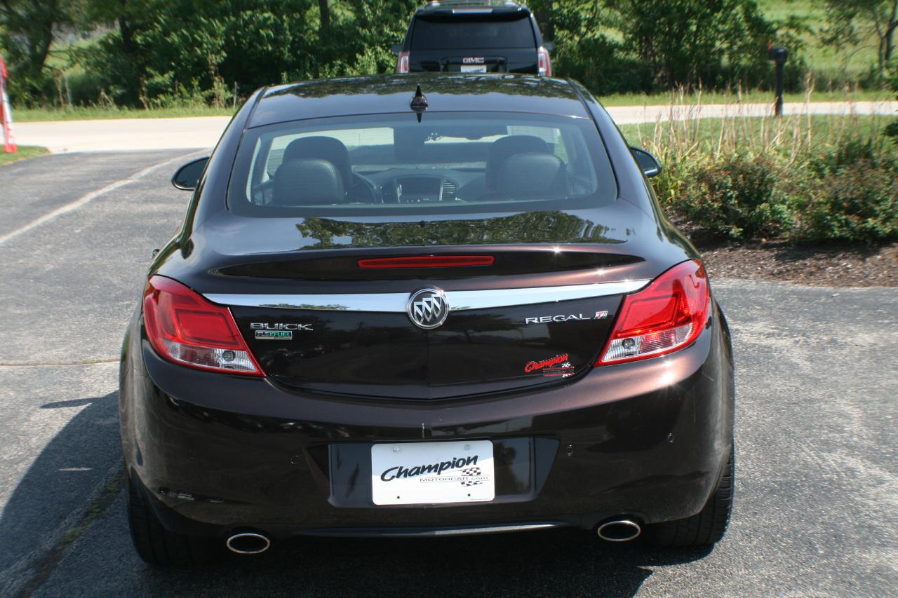 Buick Regal CXL Turbo - 2XT 2011