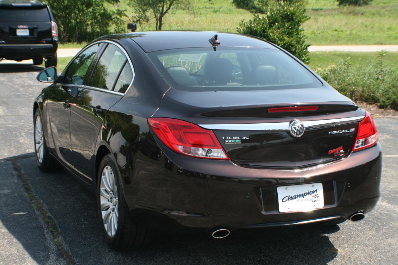Buick Regal CXL Turbo - 2XT 2011
