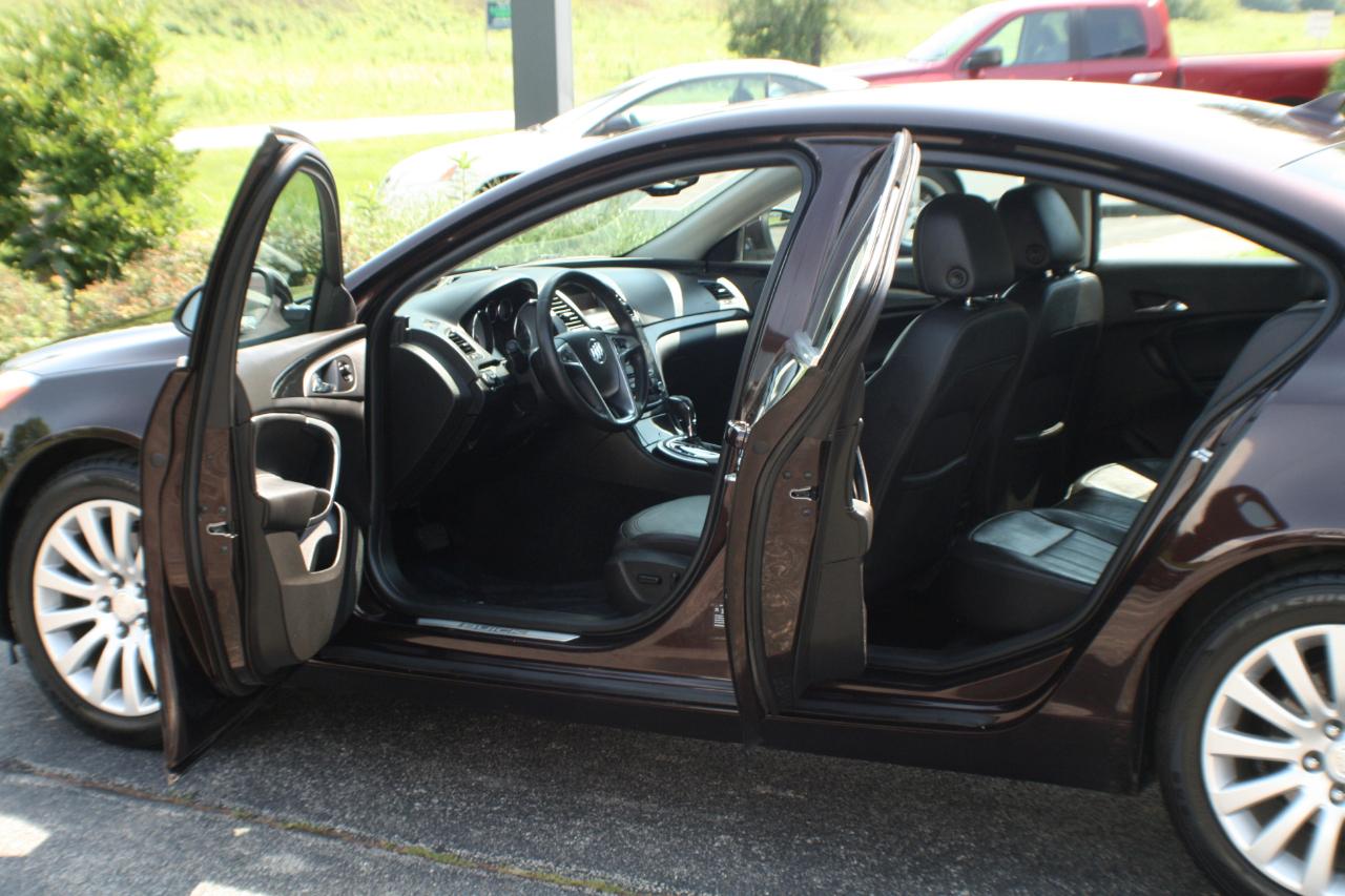 Buick Regal CXL Turbo - 2XT 2011