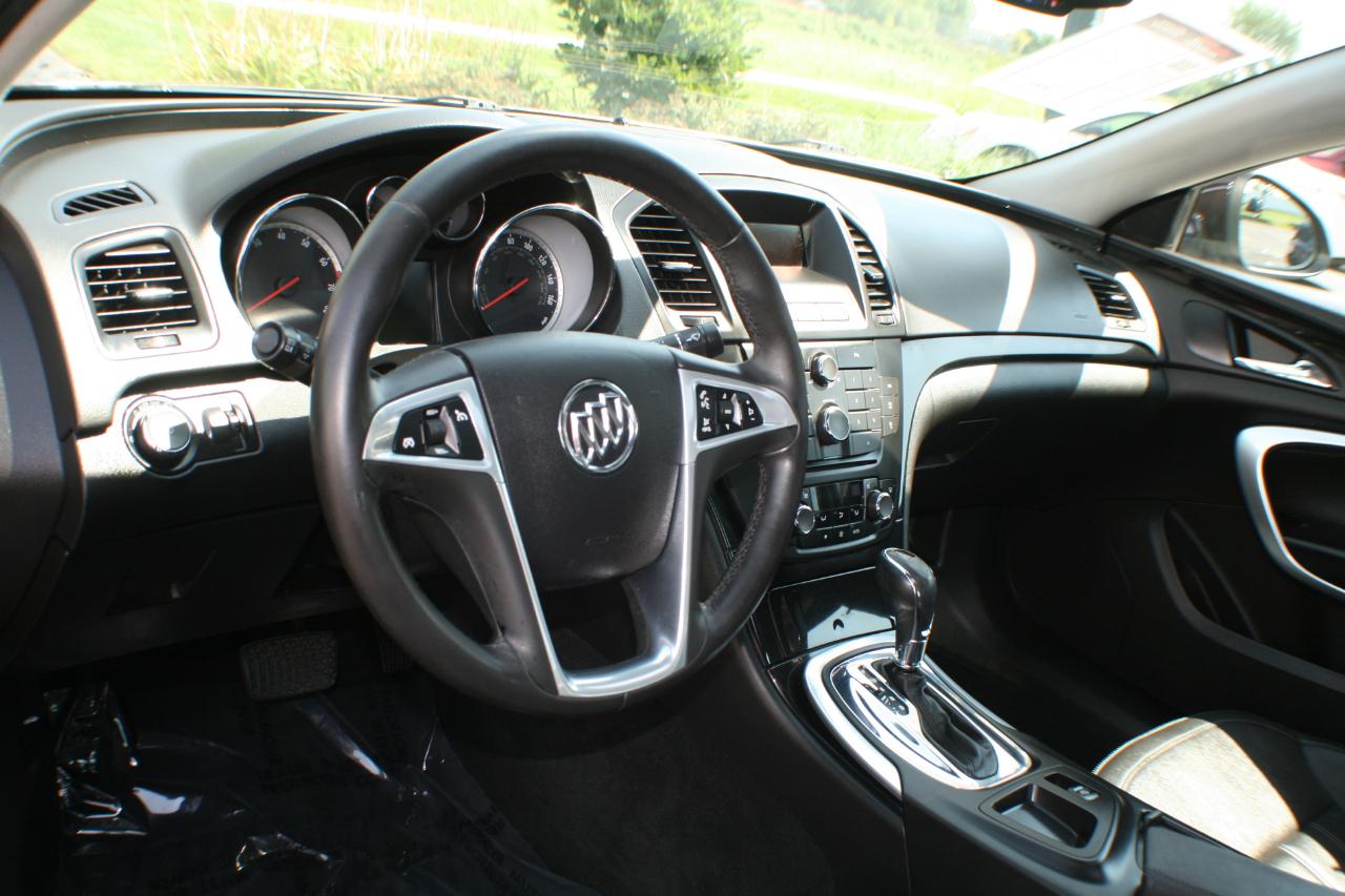 Buick Regal CXL Turbo - 2XT 2011