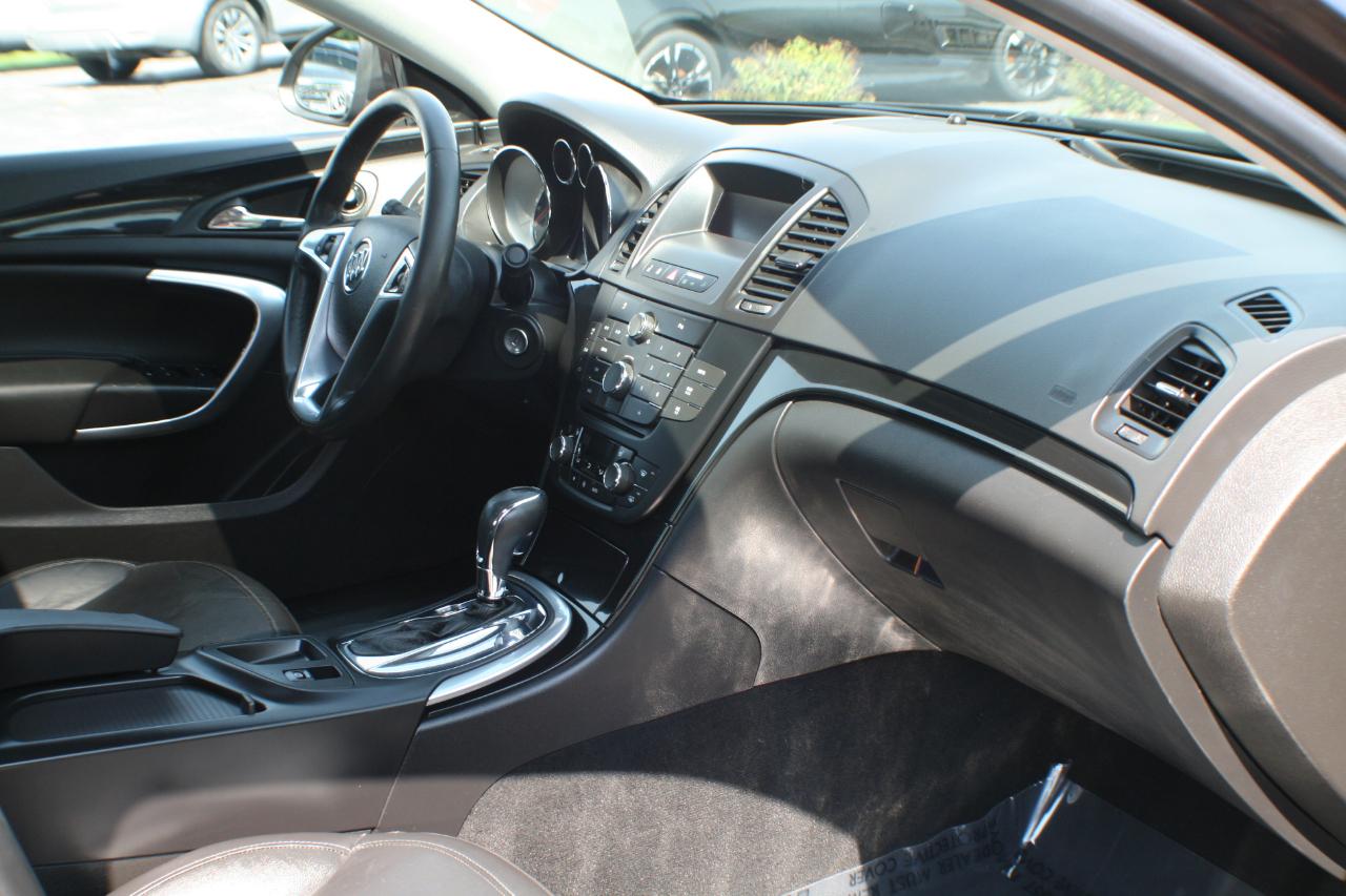 Buick Regal CXL Turbo - 2XT 2011